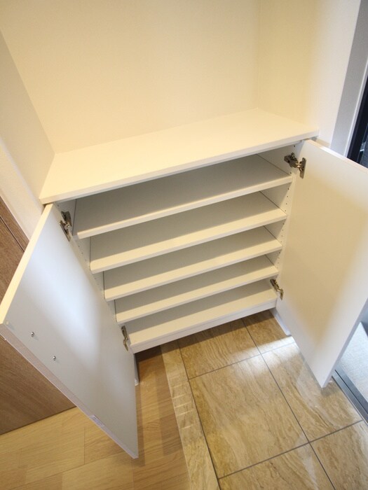 物件内観写真18　(靴箱)