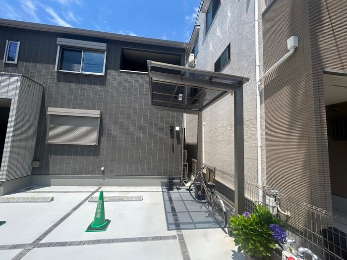 物件外観写真3　(駐車場)