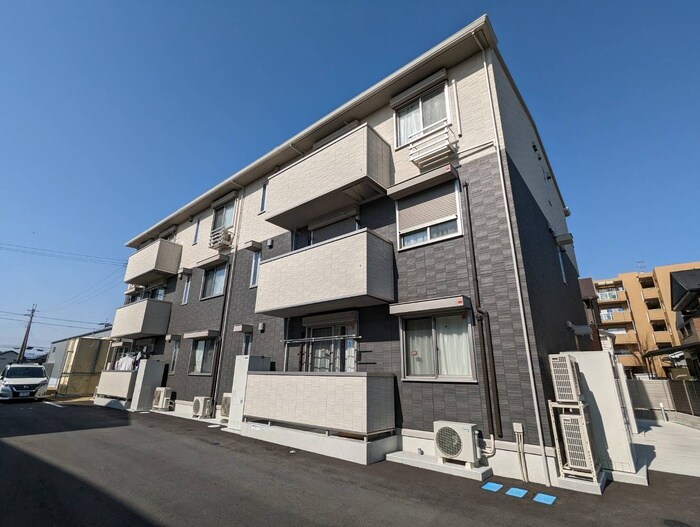 物件外観写真1　(外観写真)