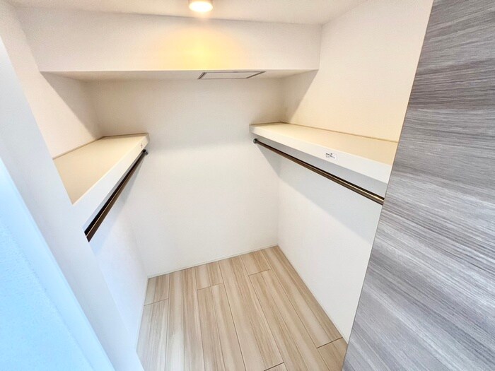 物件内観写真12　(収納)