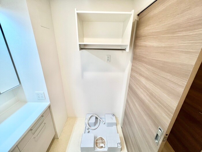 物件内観写真14　(洗濯機置場)