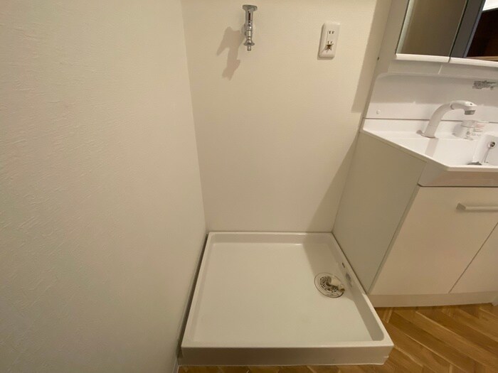 物件内観写真13　(洗濯機置場)