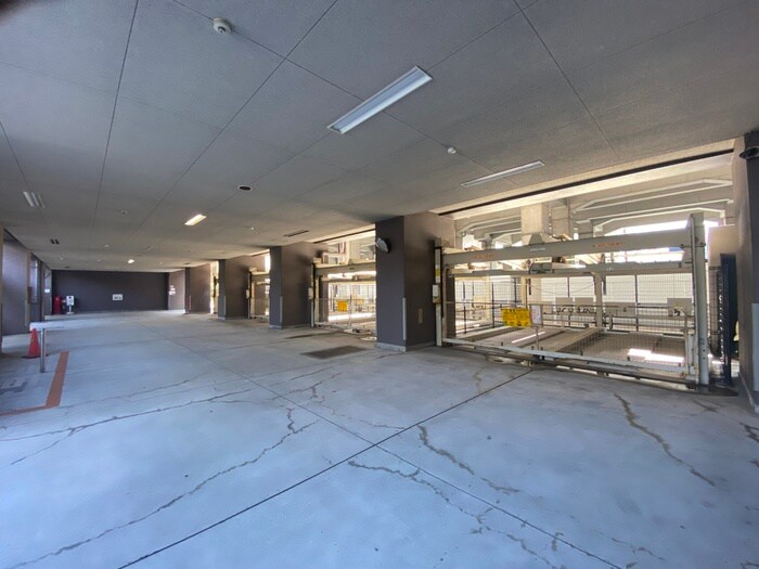 物件外観写真6　(駐車場)