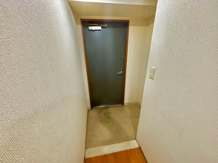 物件内観写真16　(玄関)
