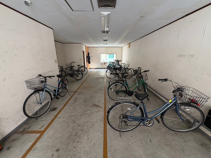物件外観写真6　(駐輪場)