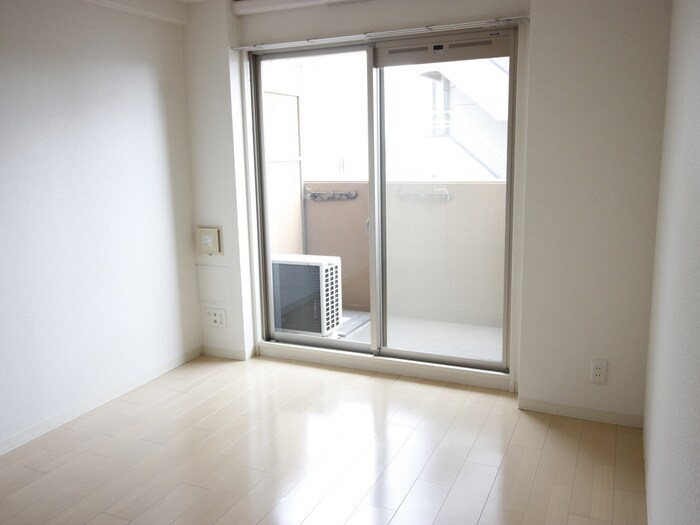 物件内観写真3　(居室)