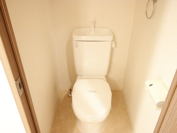 物件内観写真8　(トイレ)