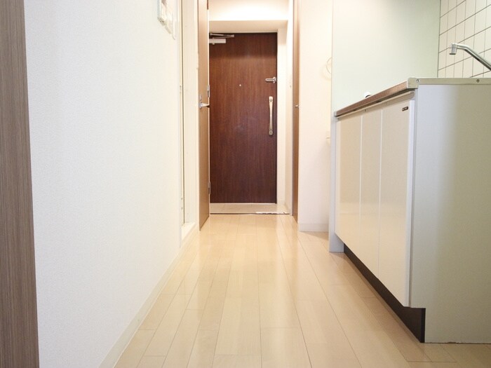 物件内観写真12　(廊下)