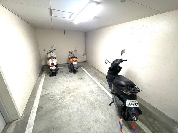 バイク置き場