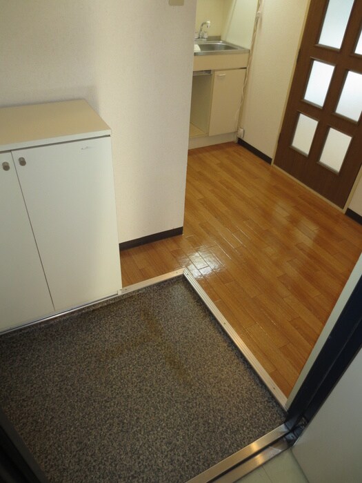 物件内観写真10　(玄関)