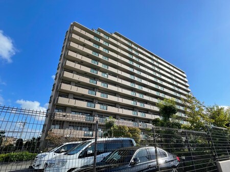 ﾗｲｵﾝｽﾞﾏﾝｼｮﾝ千里丘ｶﾞｰﾃﾞﾝｼﾃｨ204外観写真