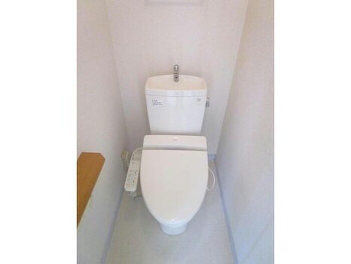 物件内観写真9　(トイレ)