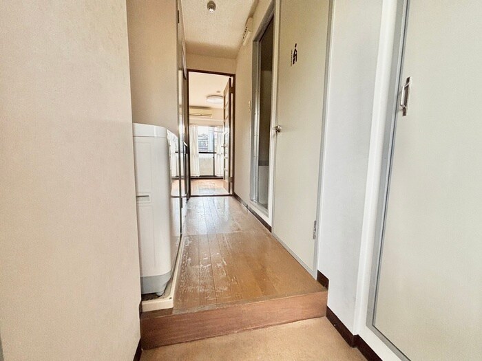 物件内観写真16　(廊下)