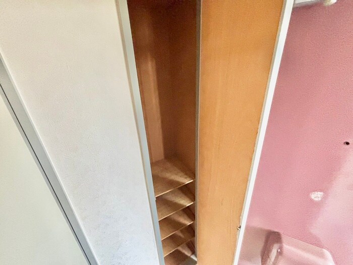 物件内観写真18　(靴箱)