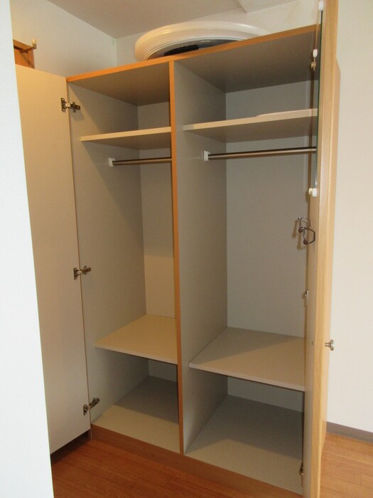 物件内観写真11　(収納)