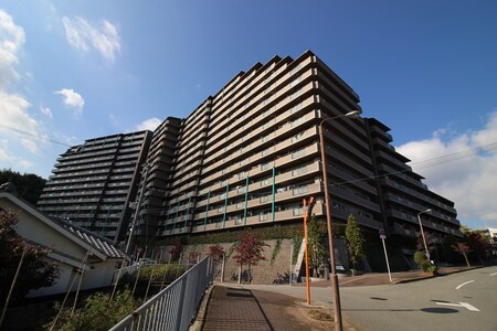 ﾚｼﾞｵﾝｽｸｴｱ緑地公園4番館（624）外観写真