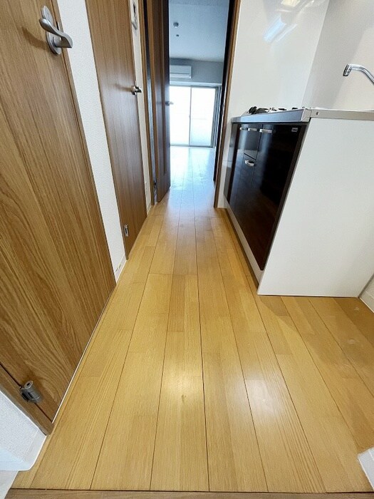 物件内観写真18　(廊下)