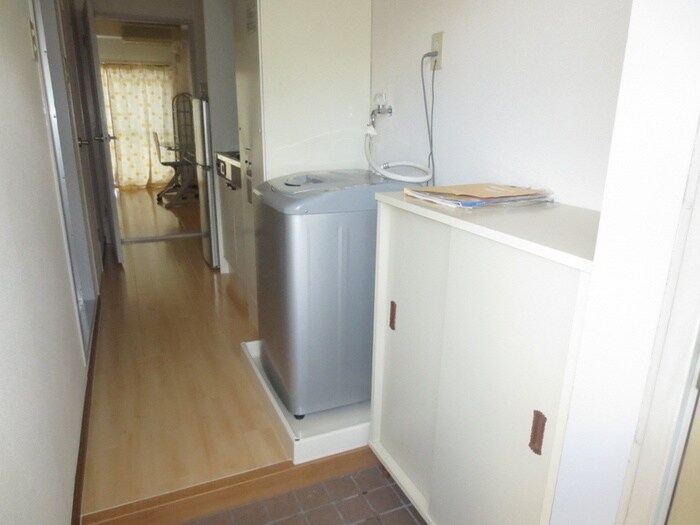 物件内観写真18　(玄関)