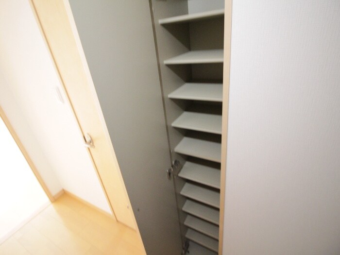 物件内観写真15　(靴箱)