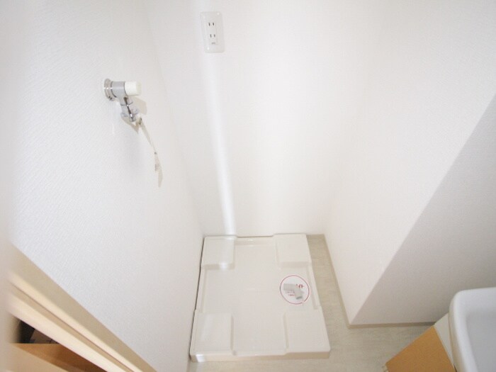 物件内観写真17　(洗濯機置場)