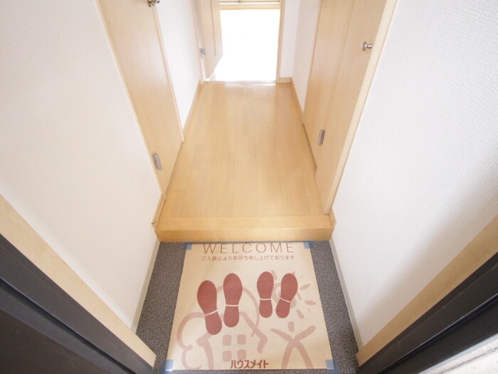 物件内観写真18　(玄関)