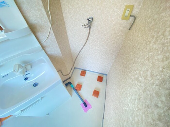 物件内観写真12　(洗濯機置場)