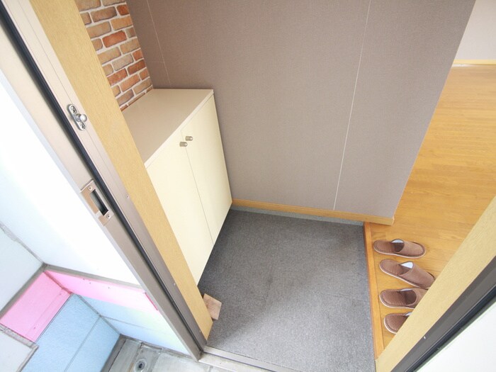 物件内観写真18　(玄関)