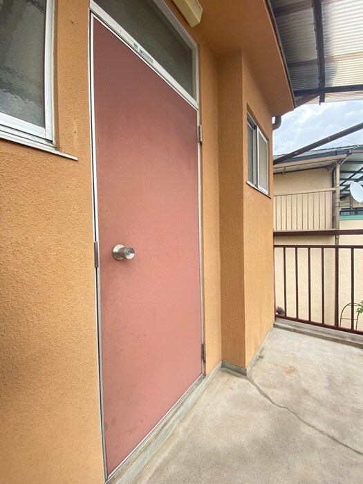 物件外観写真3　(エントランス部分)