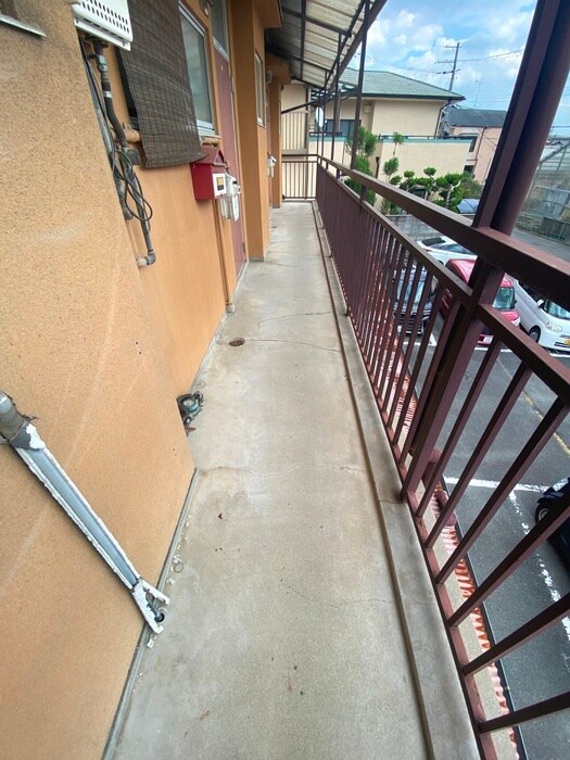 物件外観写真4　(エントランス部分)