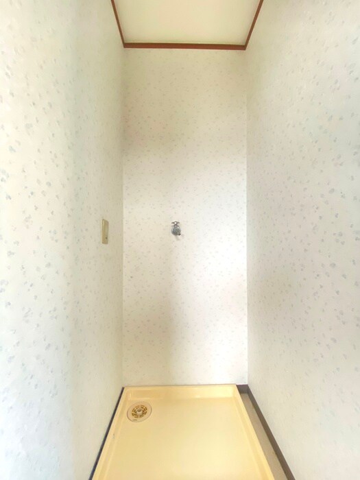 物件内観写真14　(洗濯機置場)