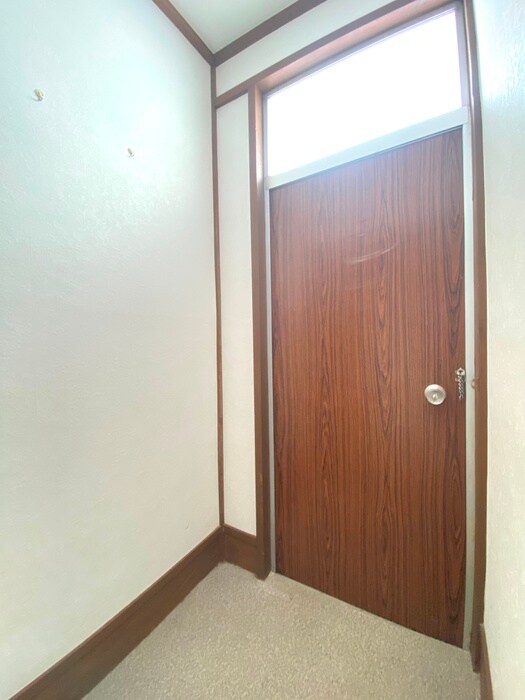 物件内観写真17　(玄関)