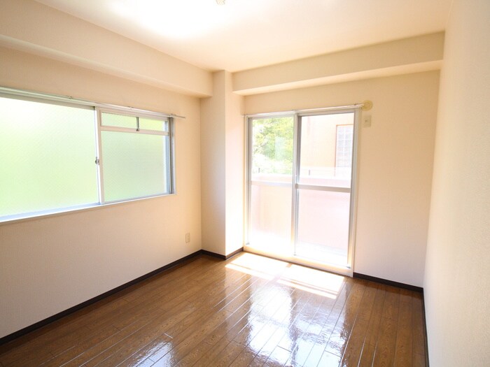 物件内観写真10　(居室)