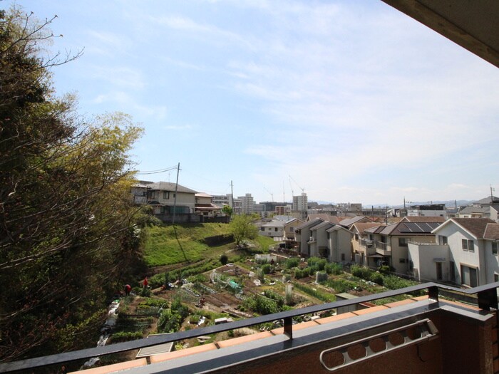 物件内観写真16　(室内からの展望)