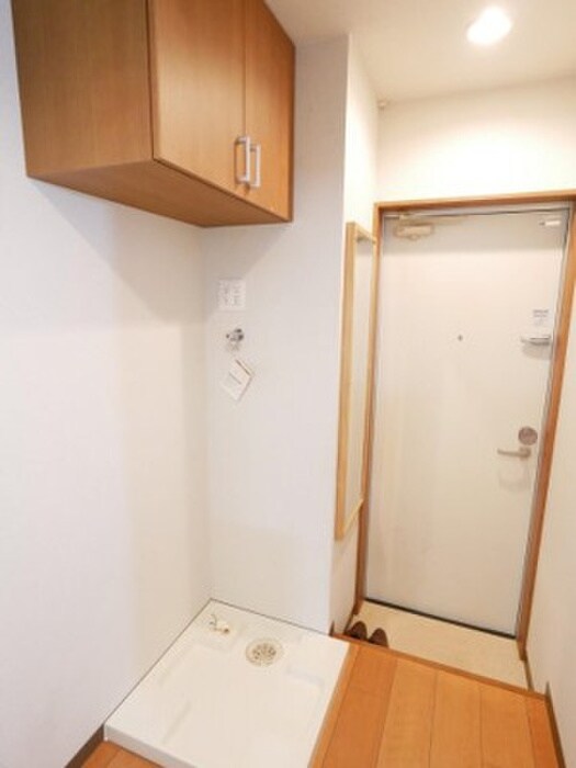 物件内観写真7　(洗濯機置場)