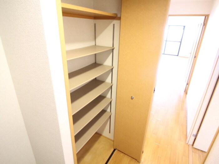 物件内観写真13　(靴箱)