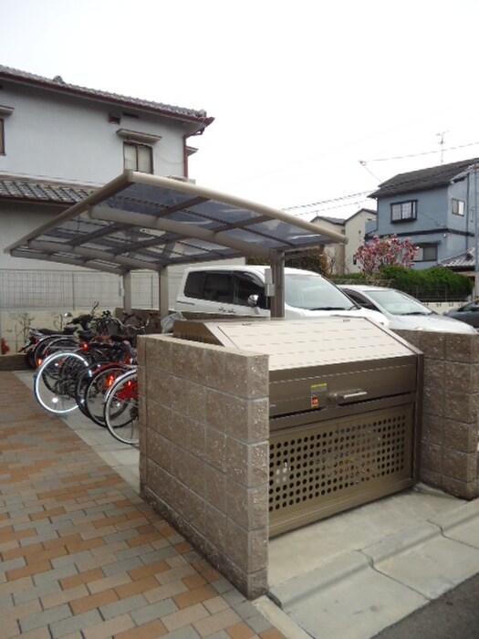 物件外観写真5　(駐輪場)
