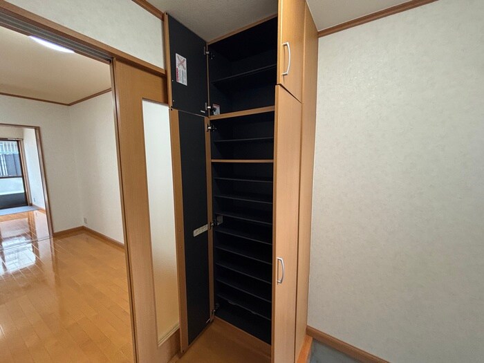 物件内観写真12　(収納)