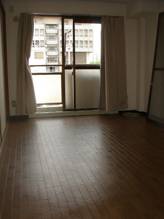 物件内観写真10　(居室)