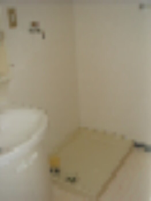 物件内観写真11　(洗濯機置場)