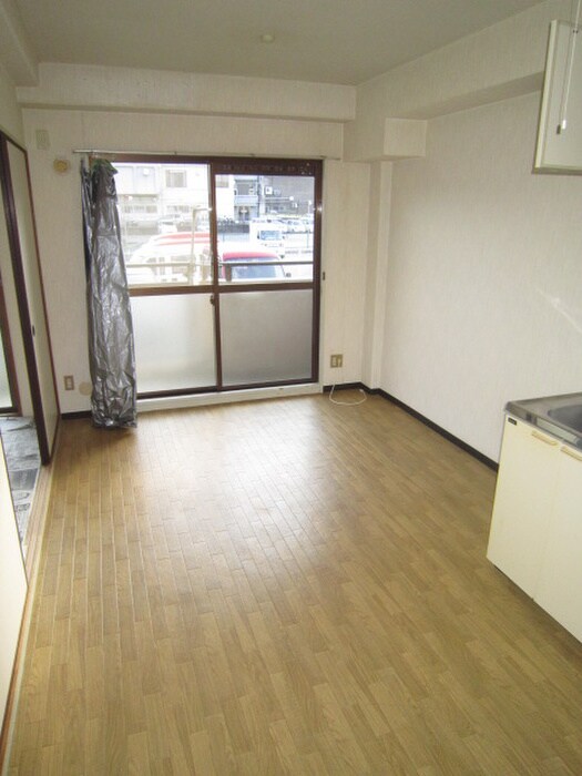 物件内観写真12　(室内からの展望)