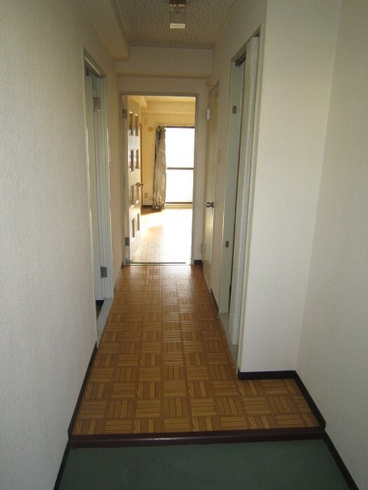 物件内観写真14　(玄関)