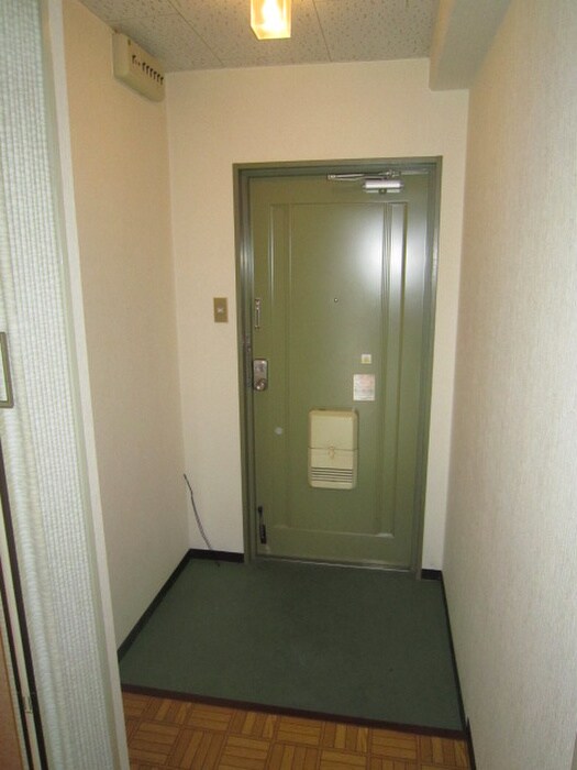 物件内観写真15　(玄関)