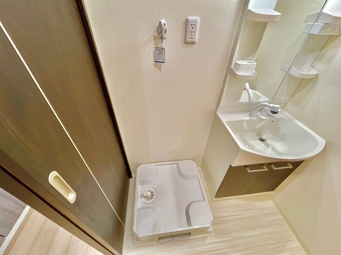 物件内観写真15　(洗濯機置場)