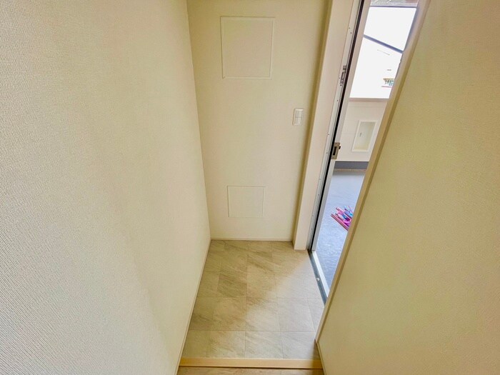 物件内観写真20　(玄関)