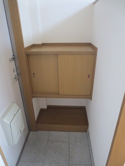 物件内観写真16　(玄関)