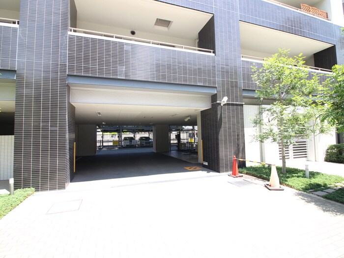 物件外観写真6　(駐車場)