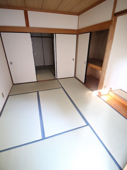 物件内観写真13　(収納)