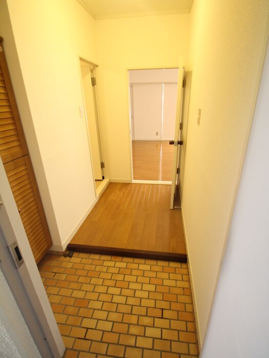 物件内観写真19　(玄関)