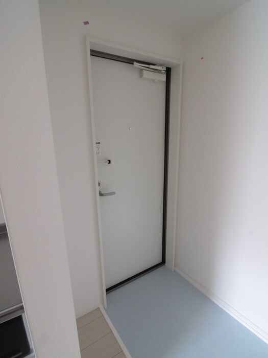 物件内観写真7　(玄関)