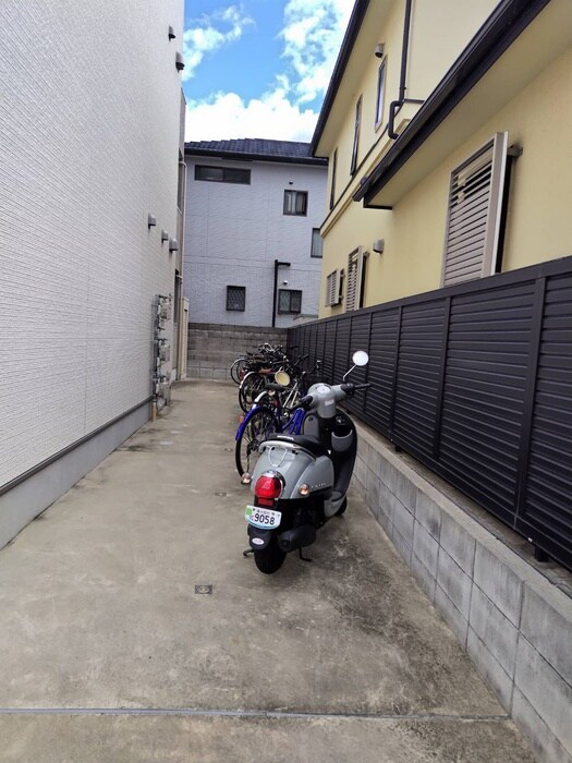物件外観写真6　(駐輪場)